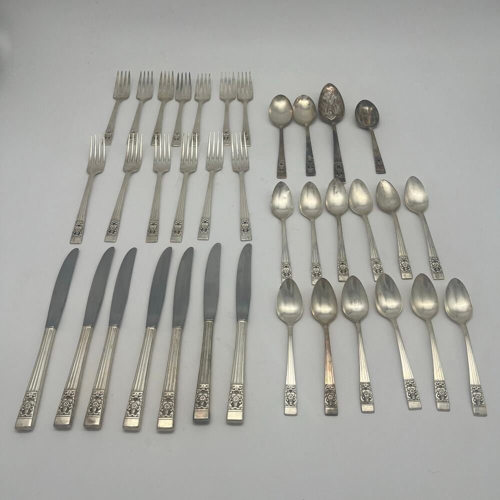 Oneida Community Silverplate Coronation Set of 36 Pieces